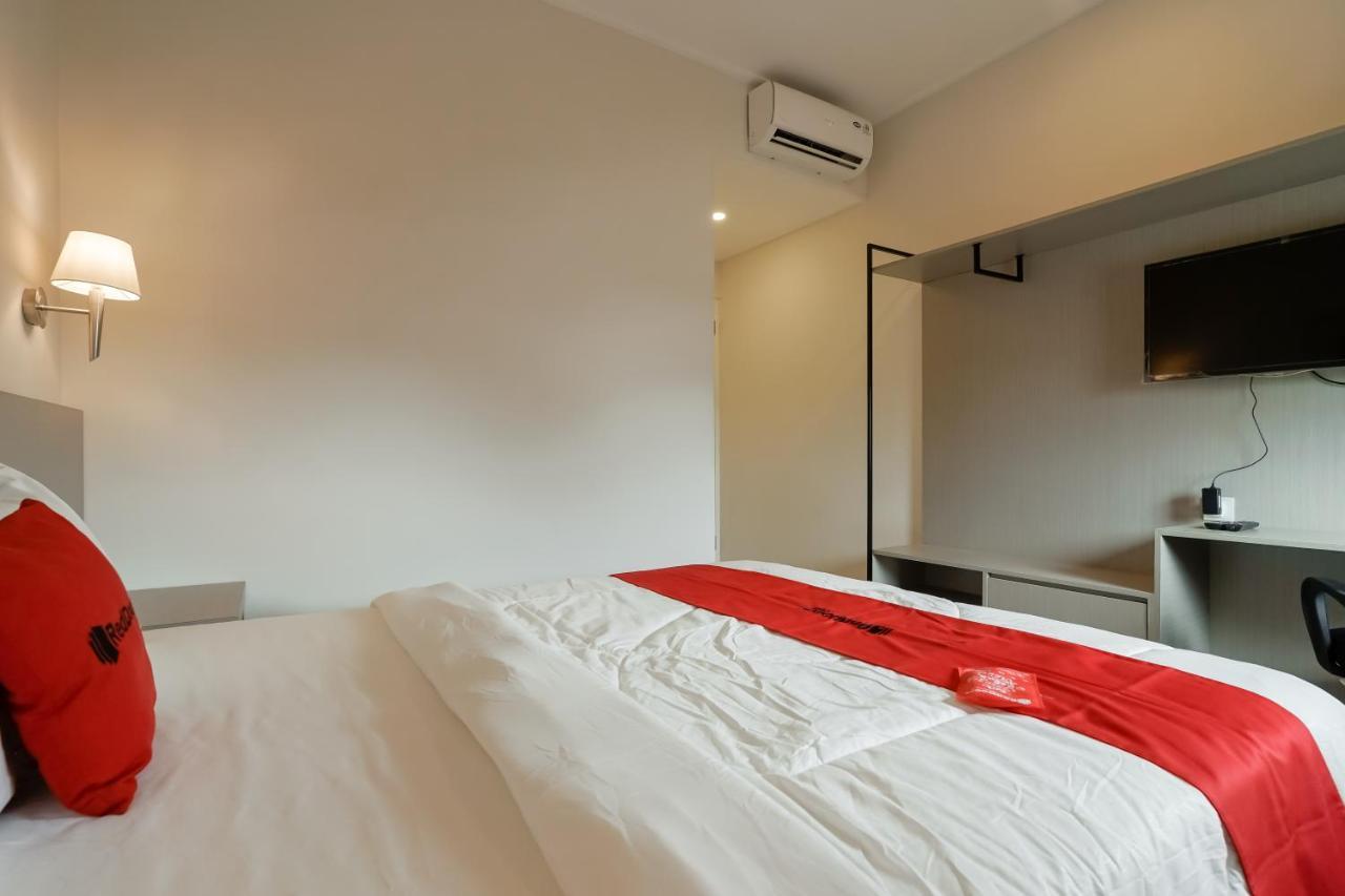 Reddoorz Syariah Plus @ Bsd City South Tangerang Buitenkant foto